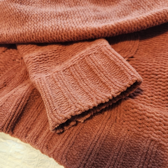 Rust coloured AE Knit Sweater Size XS - Picture 4 of 7